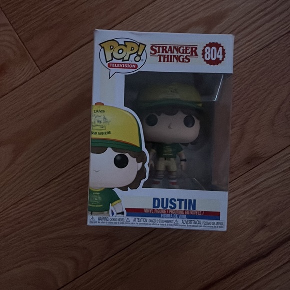 Funko Pop Dustin #828 - Picture 5 of 10